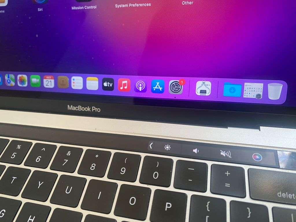 2017 MACBOOK PRO TOUCHBAR 13 INCH CORE I5