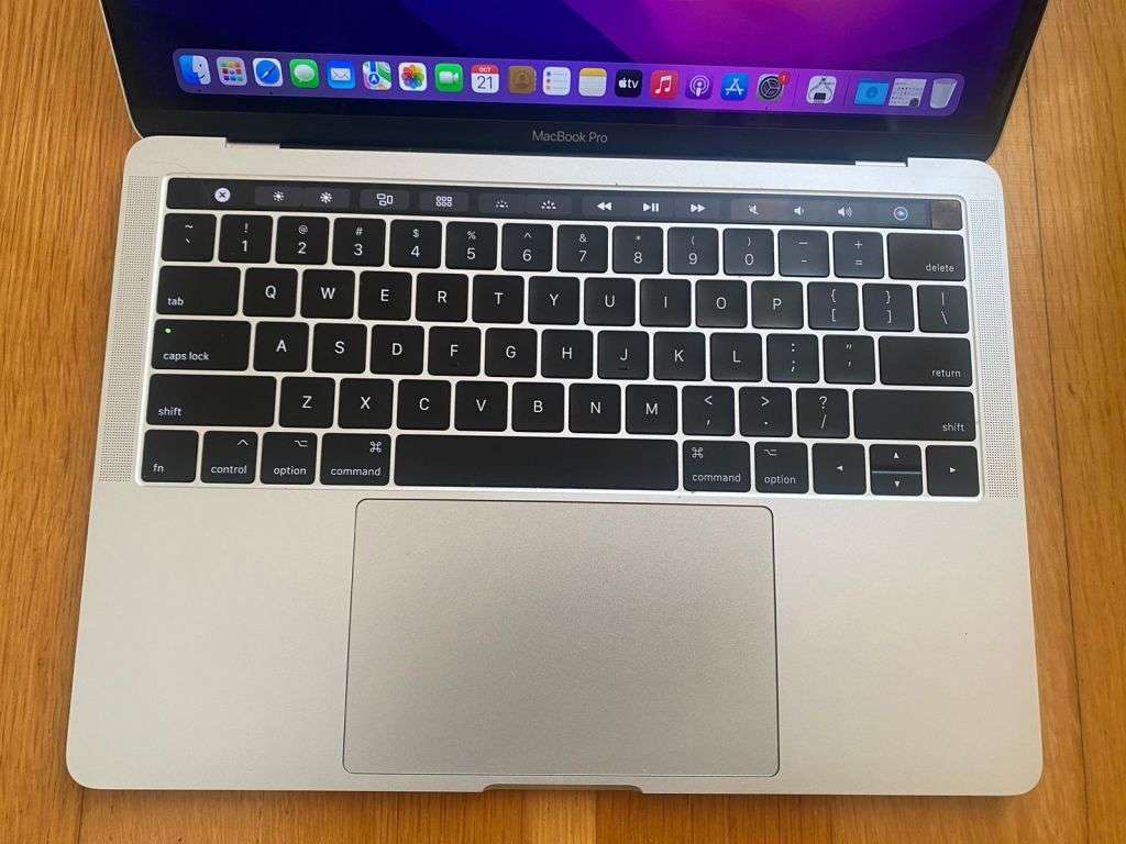 2017 MACBOOK PRO TOUCHBAR 13 INCH CORE I5
