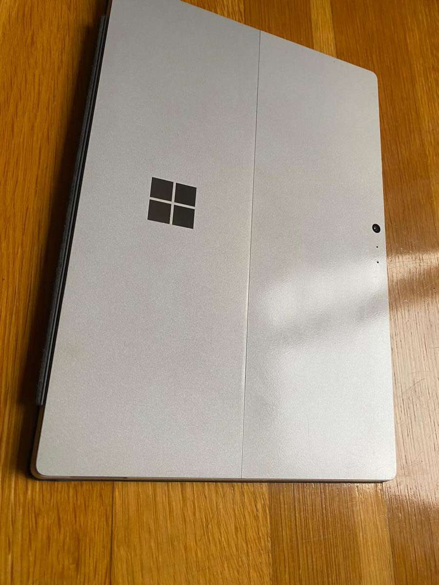 MICROSOFT SURFACE PRO 4 (2-in-1 laptop) core i5 6th generation