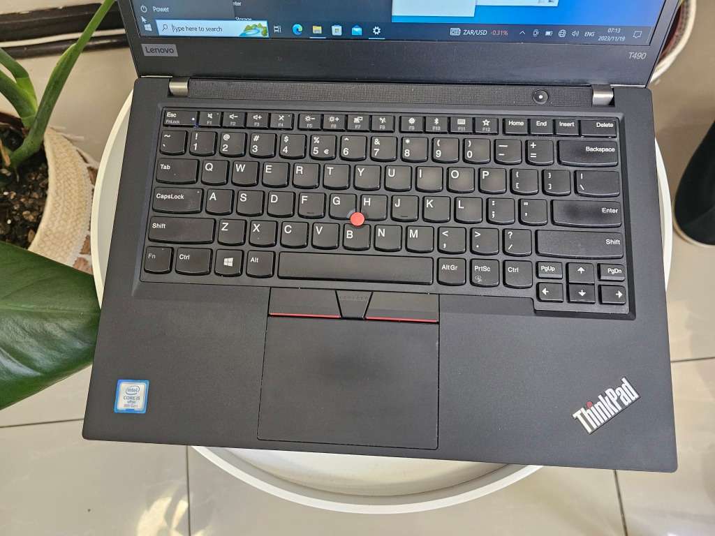 lenovo T490 Core i5 8th generation touchscreen laptop