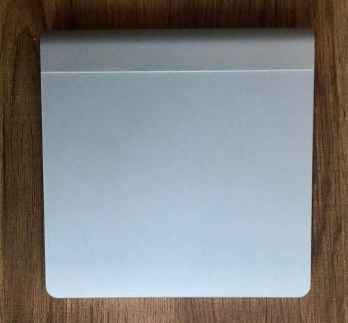 APPLE WIRELESS KEYBOARD + TRACKPAD