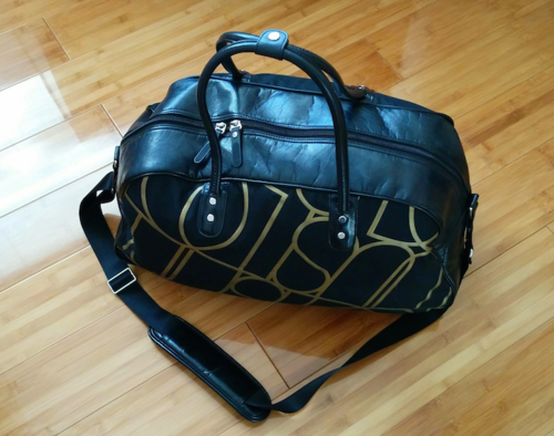 NIKE GYM BAG / OVERNIGHT BAG | BLACK + GOLD | FREE SHIPPING