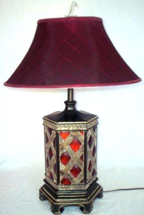 CLASSIC TABLE LAMP