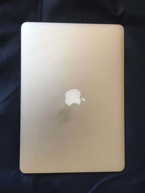 MacBook Air 13 inch screen 250gb, core i5 processor very, very good condition.