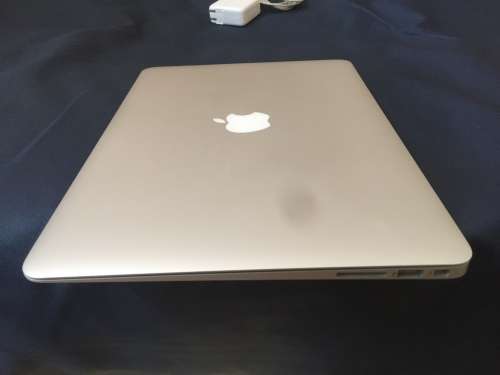 MacBook Air 13 inch screen 250gb, core i5 processor very, very good condition.