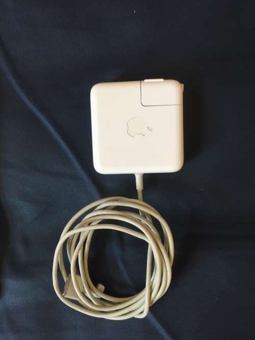 MacBook Air 13 inch screen 250gb, core i5 processor very, very good condition.