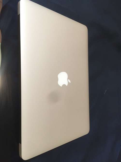MacBook Air 13 inch screen 250gb, core i5 processor very, very good condition.