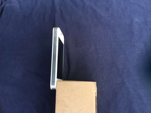 Apple iPhone 4 , working condition, 16 Gb, see photos below.