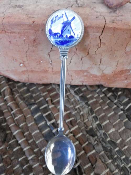 Teaspoon- Holland.  Delft blue mill. Rare Find! Porcelian. A must for the teaspoon Collector.