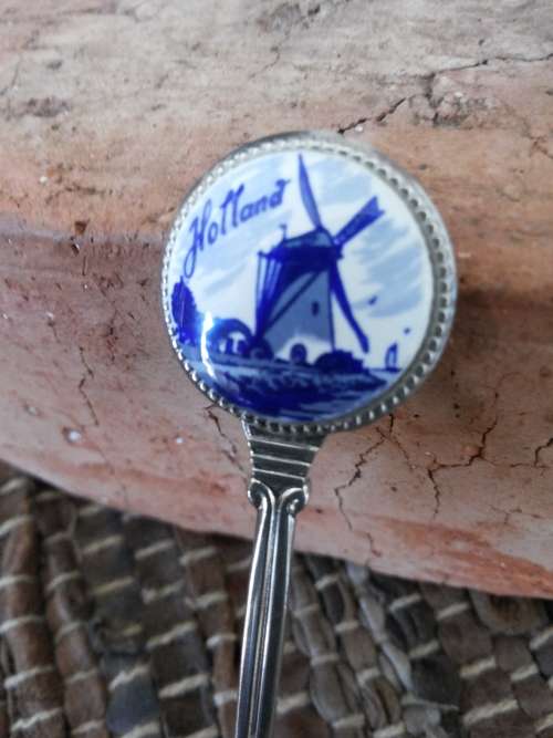 Teaspoon- Holland.  Delft blue mill. Rare Find! Porcelian. A must for the teaspoon Collector.