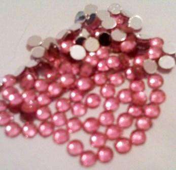 2.5mm BRIGHT PINK GEMS (100)