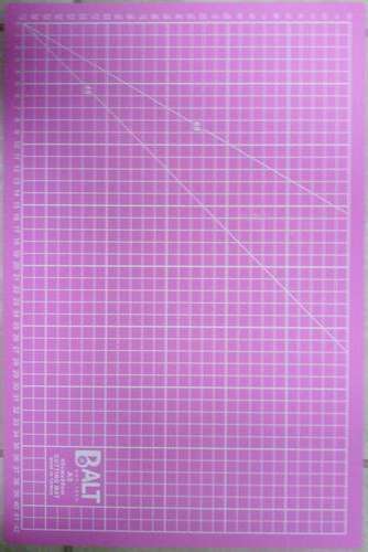 PINK CUTTING MAT 30x45cm