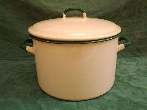 Enamel pot