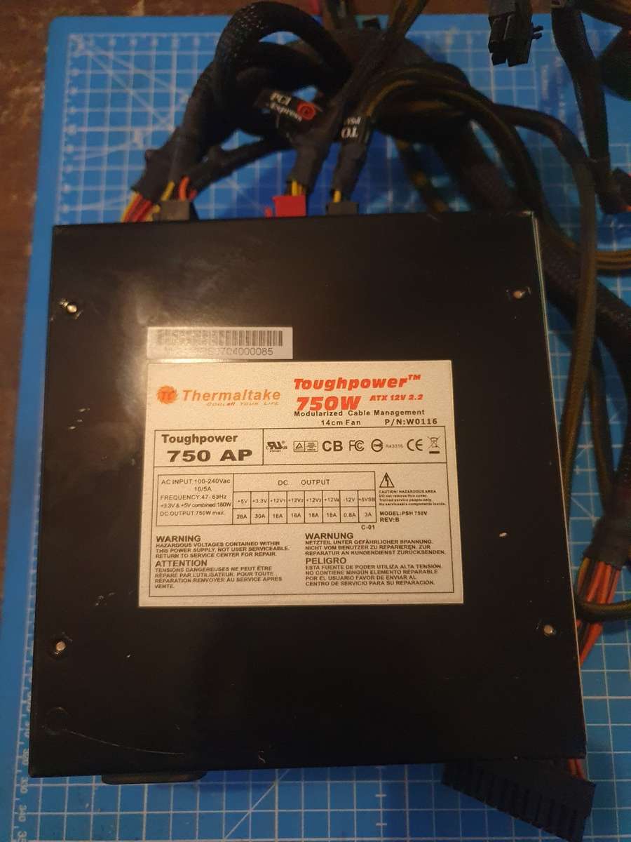 Thermaltake 750 W Power Supply