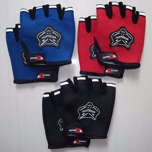 WEIGHT TRAINING GYM GLOVES