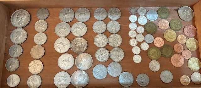 MIXED COINS AND NOTES