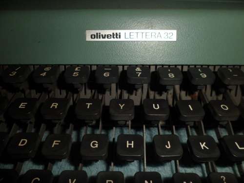 Olivetti Lettera 32 typewriter