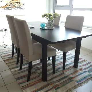 SET OF DINNING TABLE+4 CHAIRS IN EXCELLENT CONDITION