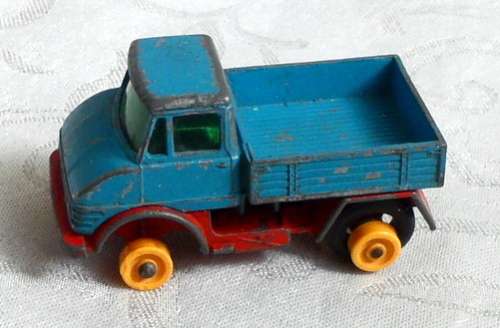 MATCHBOX LESNEY "UNIMOG"  1967 NO. 49 MISSING 2 TYRES