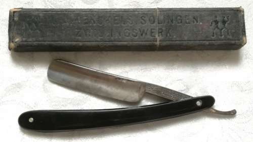 STRAIGHT EDGE RAZOR "J H HENCKELS ZWILLINGSWERK" 78 1/2 + BOX