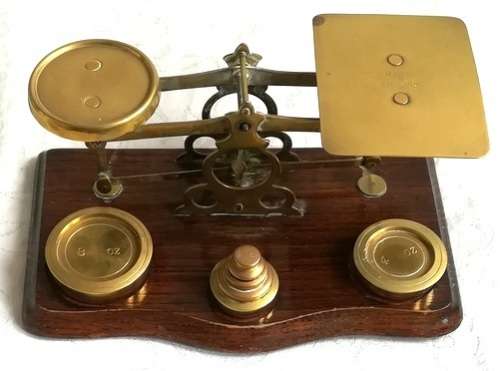 ANTIQUE POSTAL SCALE BRASS AND WOOD FULL SET 1/2 TO 8 OZ WEIGHTS