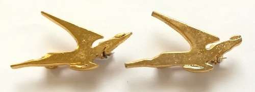 SOUTH AFRICAN AIRWAYS PAIR PIN BADGES 30MM
