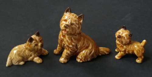 WADE -DOG AND PUPPIES 1969-1982 - SET 2 CAIRN 35-65X50-70MM