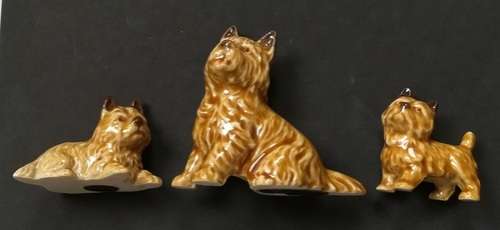 WADE -DOG AND PUPPIES 1969-1982 - SET 2 CAIRN 35-65X50-70MM