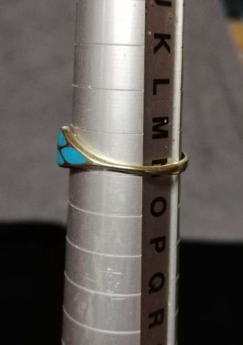 9CT GOLD AND TURQUOISE RING TOTAL WEIGHT 1.0 GRAMS SIZE N1/2