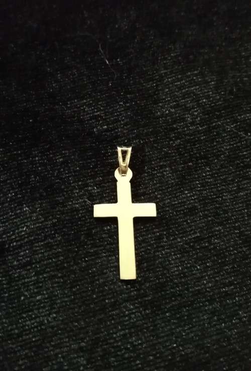 9CT GOLD CROSS PENDANT TOTAL WEIGHT 0.8 GRAMS 23X14MM