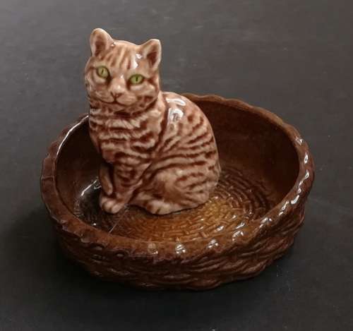 WADE - CAT IN A BASKET FROM CAT + PUPPY IN DISH 1974-1981