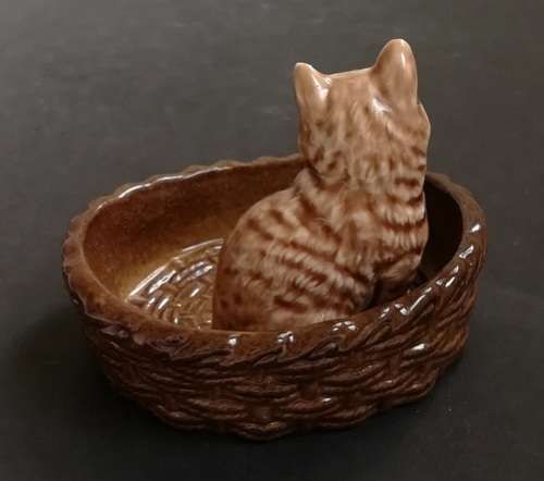 WADE - CAT IN A BASKET FROM CAT + PUPPY IN DISH 1974-1981
