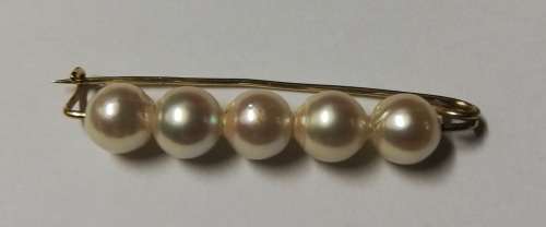 PEARL AND 9CT TESTED GOLD BROOCH/PIN LENGTH 480MM