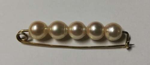 PEARL AND 9CT TESTED GOLD BROOCH/PIN LENGTH 480MM
