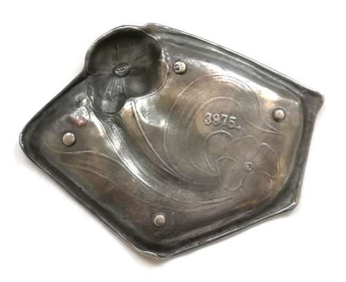 ART NOUVEAU PIN TRAY "LADY + SPIDER WEB" 100 X 80 MM