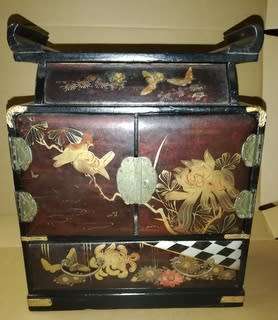 JAPANESE LACQUEREDHAND PAINTED BUTTERFLIES AND BIRDS JEWELLERY BOX 240X290MM