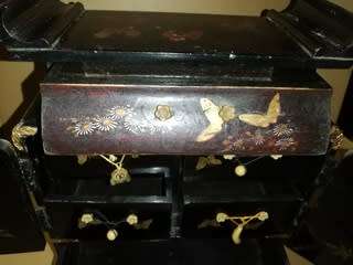 JAPANESE LACQUEREDHAND PAINTED BUTTERFLIES AND BIRDS JEWELLERY BOX 240X290MM