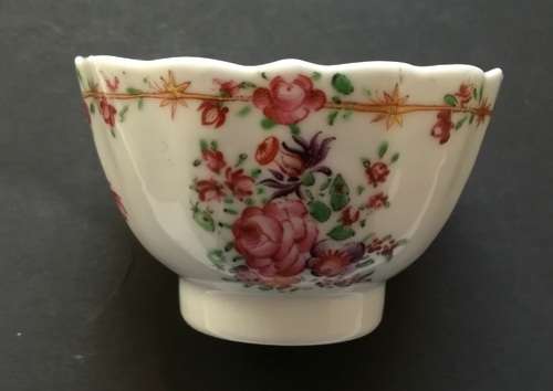 18TH CENTURY CHINESE TEA BOWL 75 X 45MM **NIKS TO BASE**
