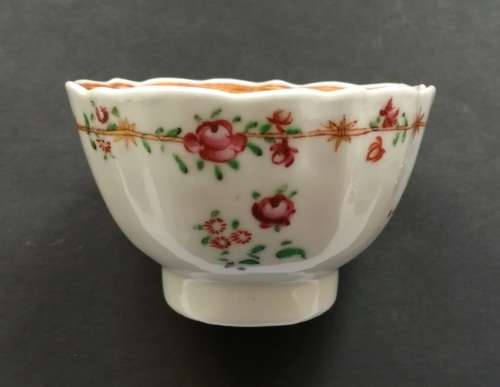 18TH CENTURY CHINESE TEA BOWL 75 X 45MM **NIKS TO BASE**
