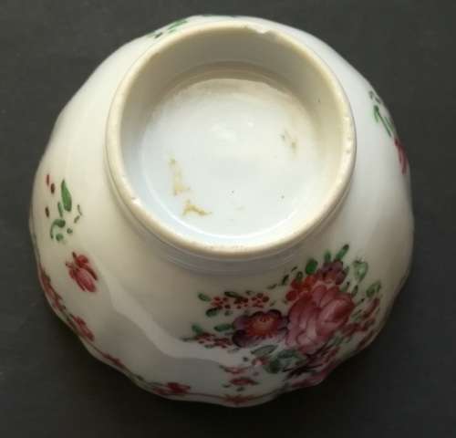 18TH CENTURY CHINESE TEA BOWL 75 X 45MM **NIKS TO BASE**