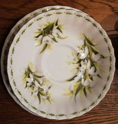 ROYAL ALBERT BONE CHINA ENGLAND JANUARY TRIO