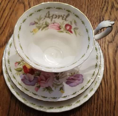 ROYAL ALBERT BONE CHINA ENGLAND APRIL TRIO