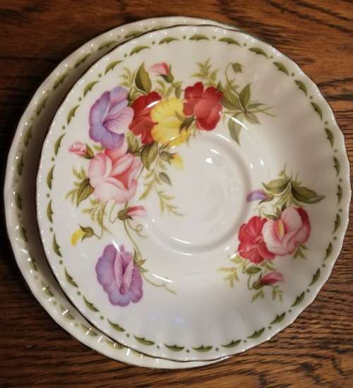 ROYAL ALBERT BONE CHINA ENGLAND APRIL TRIO