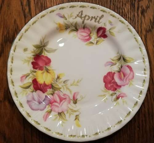 ROYAL ALBERT BONE CHINA ENGLAND APRIL TRIO