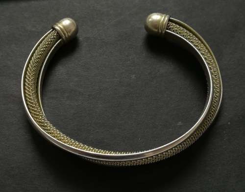 TIFFANY + CO STERLING SILVER .925 OPEN BANGLE WITH MESH INSET WILL FIT 22CM WRIST **EXCELLENT**