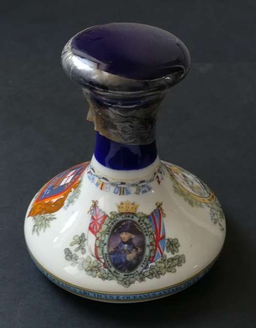 WADE - BRITISH NAVY - PUSSERS RUM MINIATURE STONEWARE DECANTER 85X80MM **FULL**