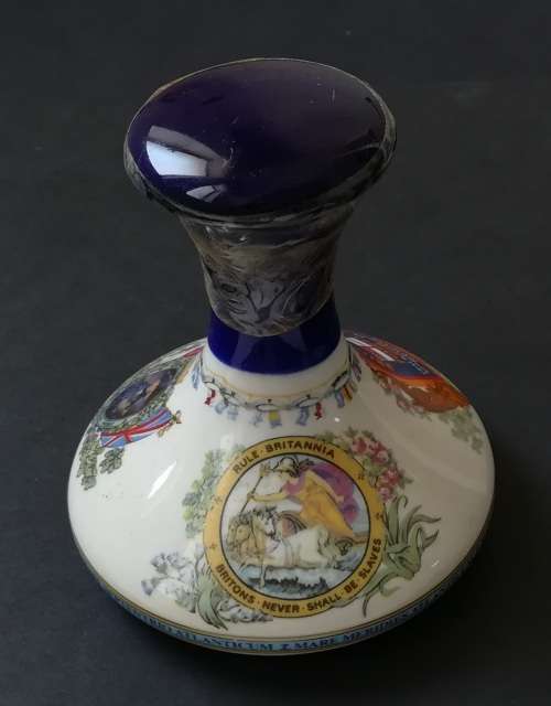 WADE - BRITISH NAVY - PUSSERS RUM MINIATURE STONEWARE DECANTER 85X80MM **FULL**