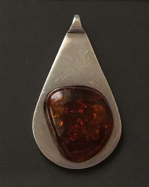 LARGE MID CENTURY MODERNIST STERLING SILVER + AMBER PENDANT 24 GRAMS 28X55MM