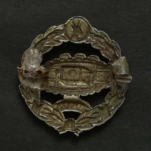 SADF TANK CORPS BADGE 28X28MM LUGS MISSING