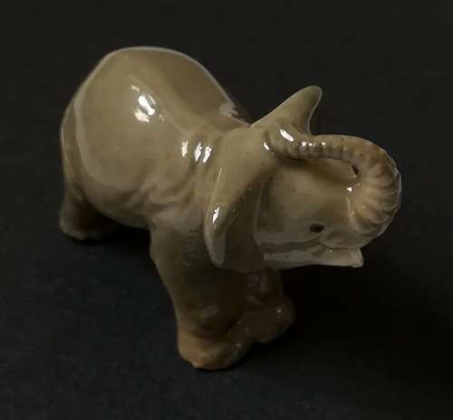 WADE  WHIMSIES BABY ELEPHANT 1ST WHIMSIES SET 4  1955-1958 **EXCELLENT**